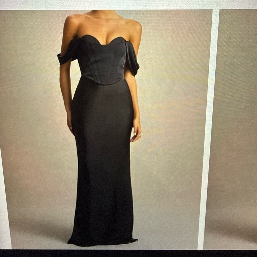 Club L London Black Off-Shoulder Maxi Dress